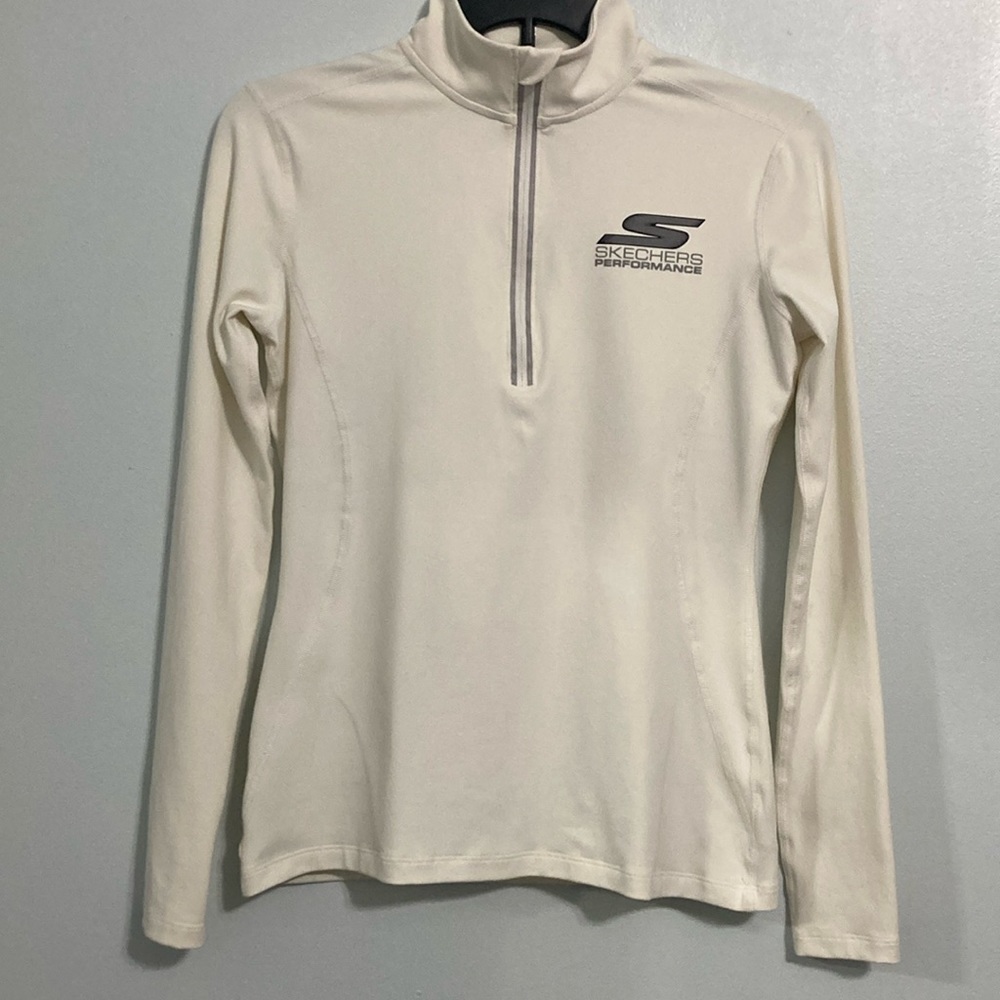 Sketchers Performance Women’s Size Small White Long Sleeve Shirt.